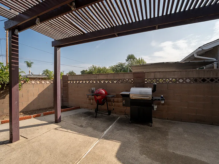 15015 Lindhall Way — Photo 11