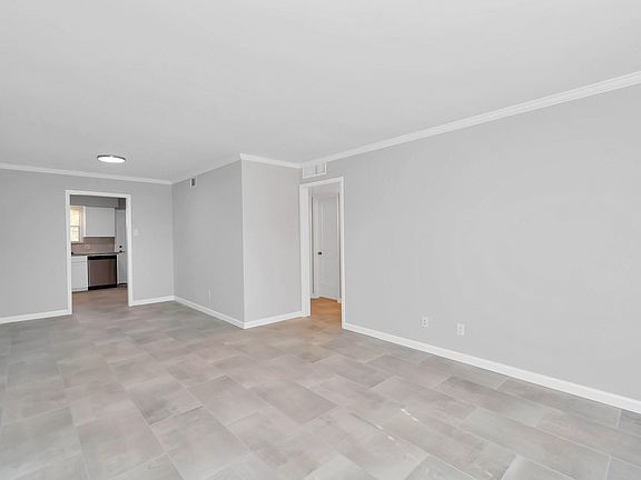 3rd image of 34 Tri Oaks Ln #34