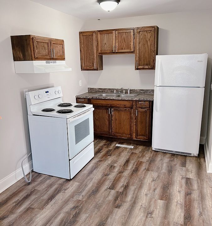 1st image of 3102 Summit Ave APT D