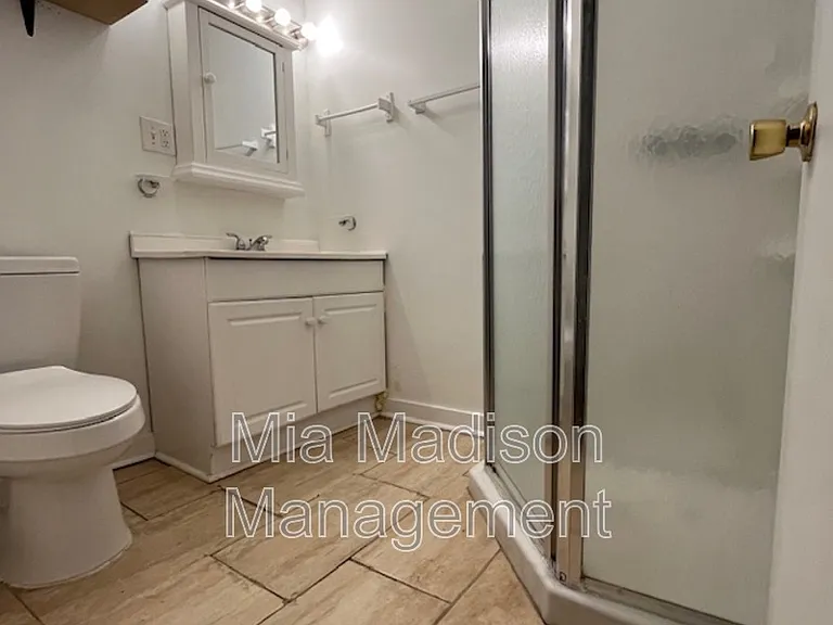 211 W 59th St #A — Photo 18