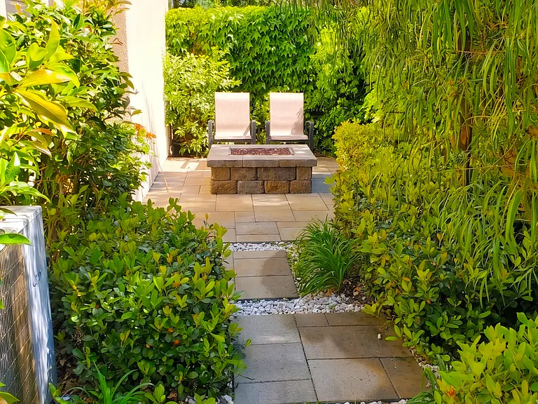 Side Yard with Built-In Fire Pit