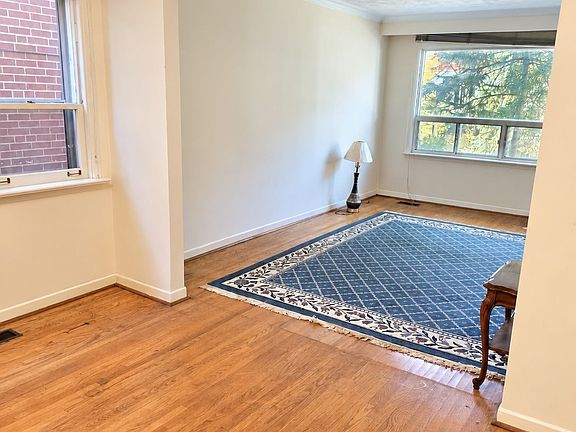 5th image of 89 Spruce Hill Rd