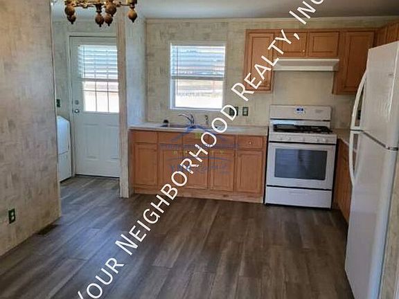 4th image of 202 W El Paso Ave