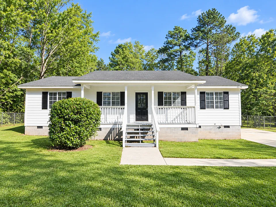 102 Roberson St
