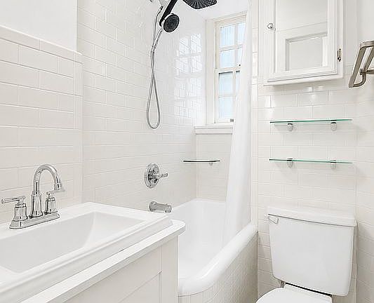 5th image of 516 E 78th St APT 4D