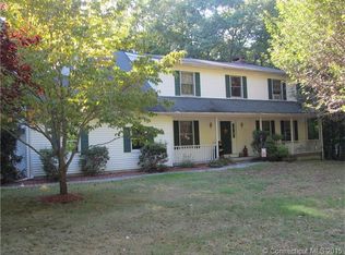 66 Partridge Hollow Rd, Gales Ferry, CT 06335