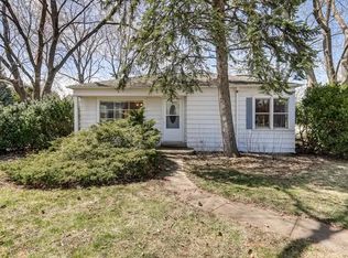 276 9th St, Wheeling, IL 60090