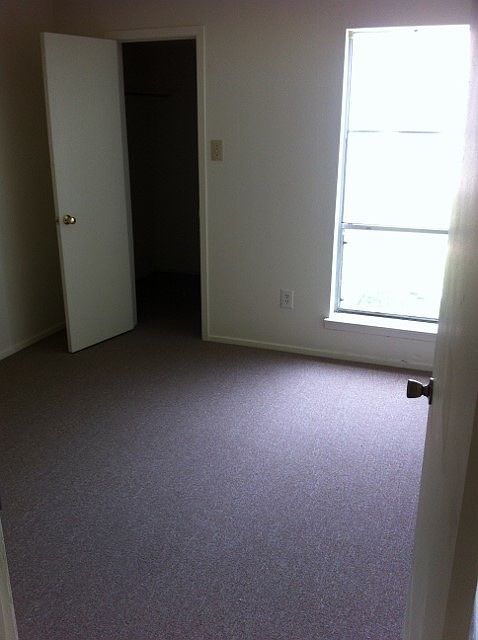 1st image of 600 W 4th St