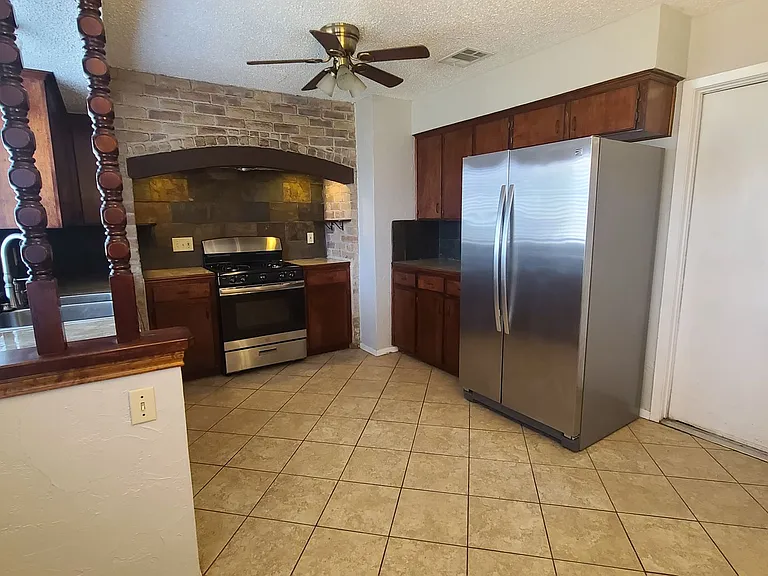 13112 Lamplight Village Ave — Photo 10