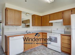 1084 SE 4th Ave APT 202, Oak Harbor, WA 98277