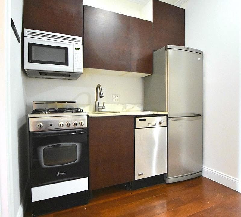 2nd image of 384 Broome St APT 4