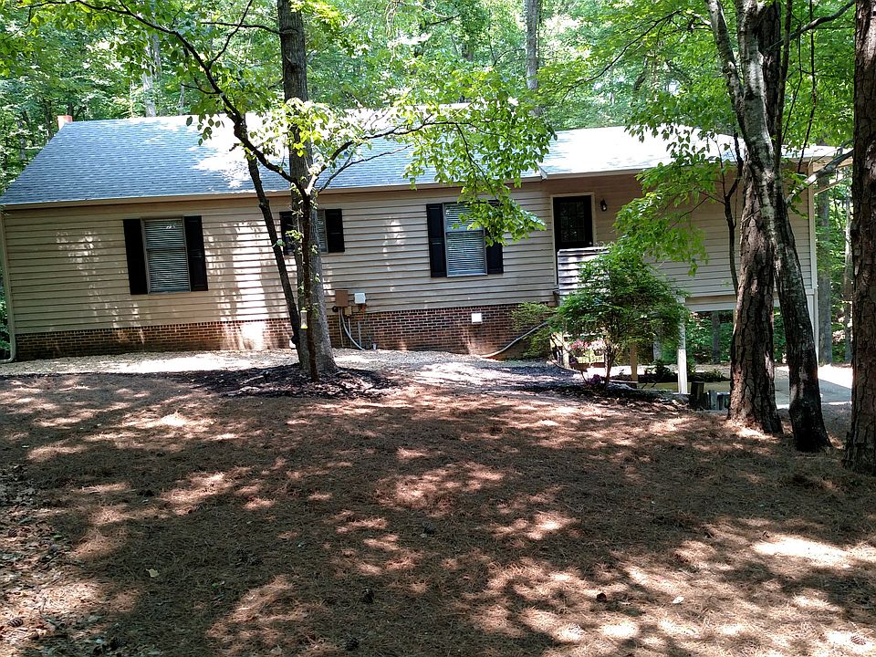 1st image of 590 Shoreline Dr