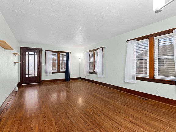 5th image of 929 E Glen Ave