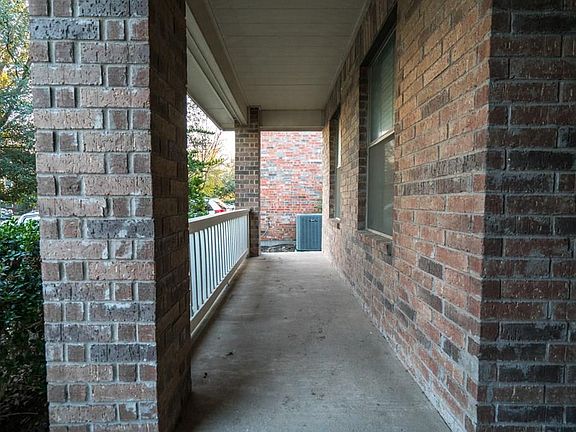 5th image of 3104 Hoover Dr