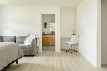 3rd image of 17-217 Palaai St