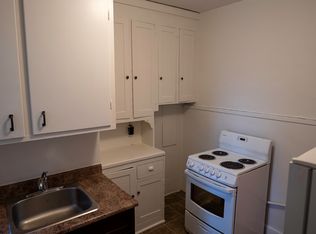 75 Kennedy (up to $500 April 1 move-in credit), Winnipeg, MB R3C 1S5
