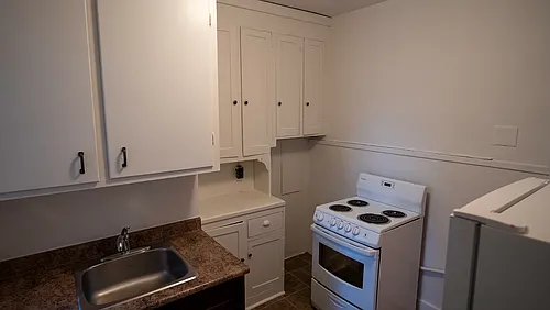 75 Kennedy St Photo 1