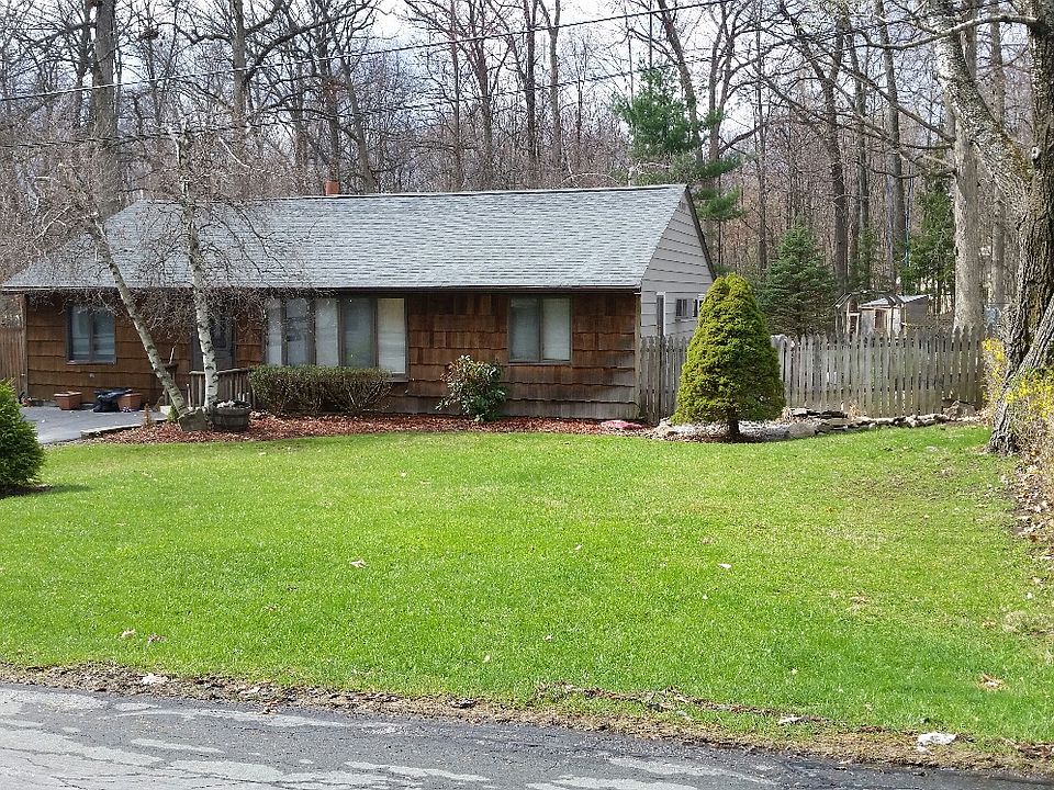 1st image of 15 Oak Dr