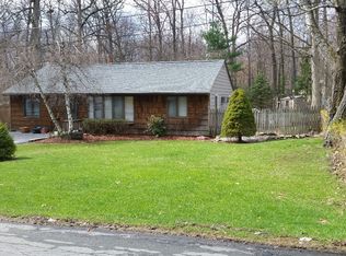 15 Oak Dr, Middletown, NY 10940