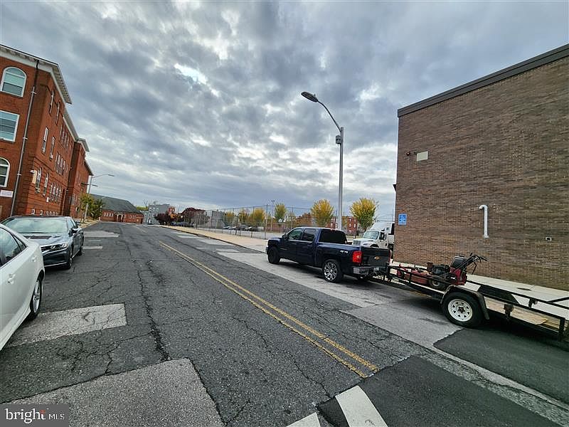 2nd image of 1449 N Carey St