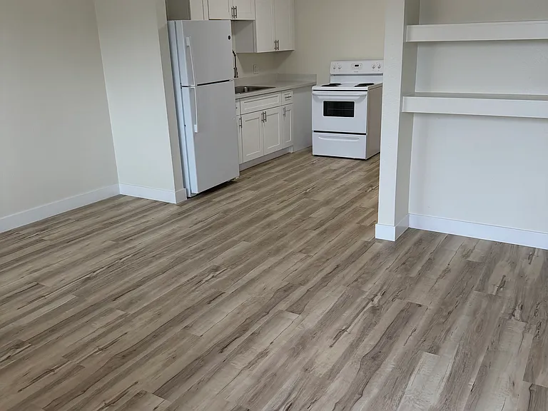 324 W Cleveland Ave — Photo 2