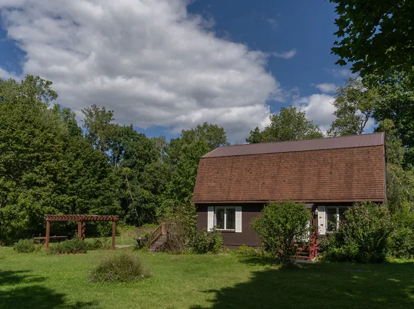 51 Petty Rd, Ghent, NY 12075