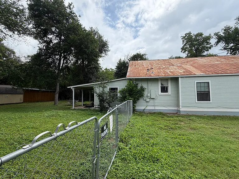 1238 W Hopkins St — Photo 3