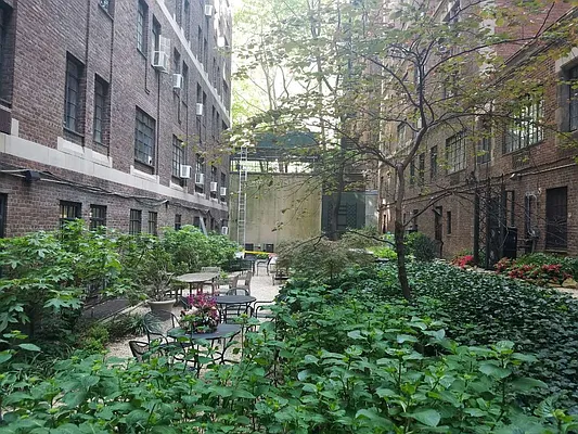 Rented by Level Group | media 131