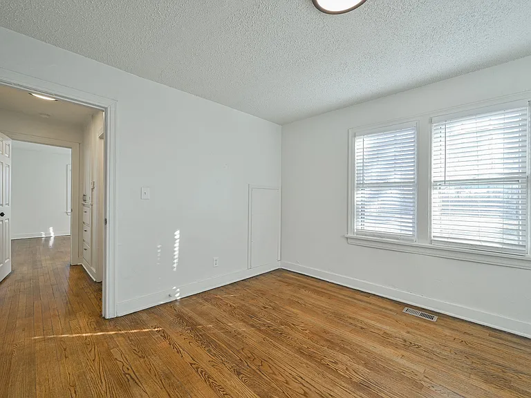 2100 NW 33rd St — Photo 10