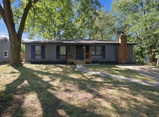 6102 Earnshaw St, Shawnee, KS 66216