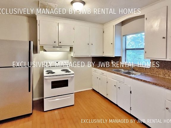 4th image of 5811 Cherry Laurel Dr