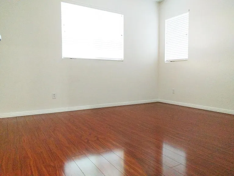 Large 2nd bedroom