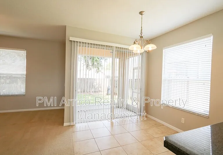 622 Breezeway Ct — Photo 5