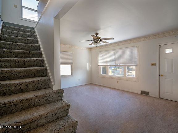 5th image of 12 Altamont Ave