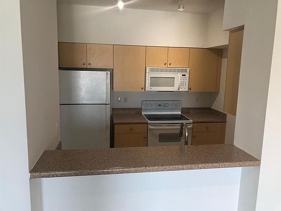 4th image of 616 Clearwater Park Rd APT 408