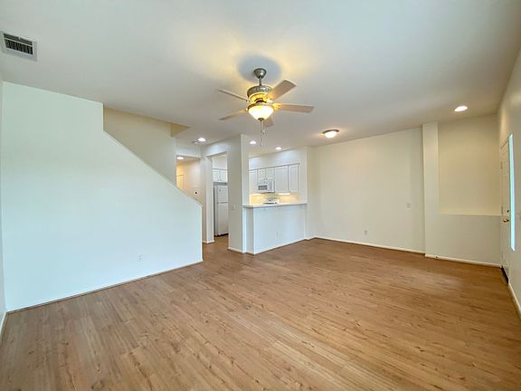 4th image of 1326 Statice Ct