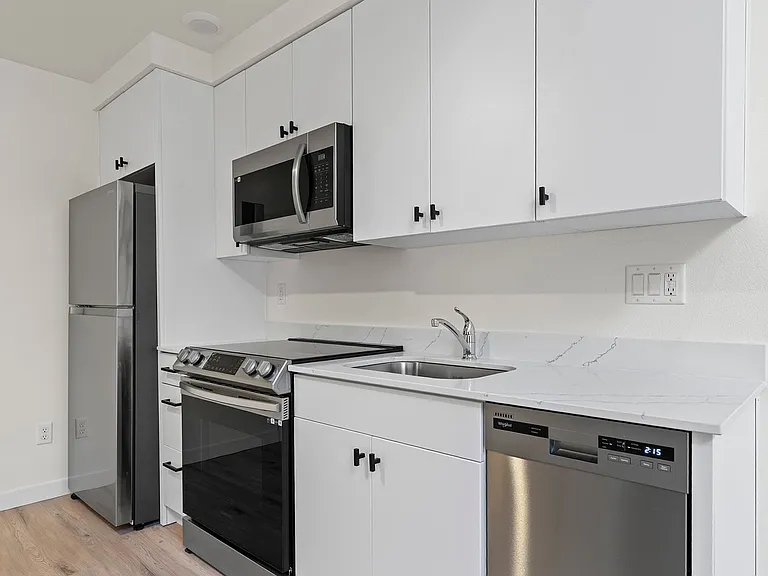 1820 NE Davis St #203 — Photo 18