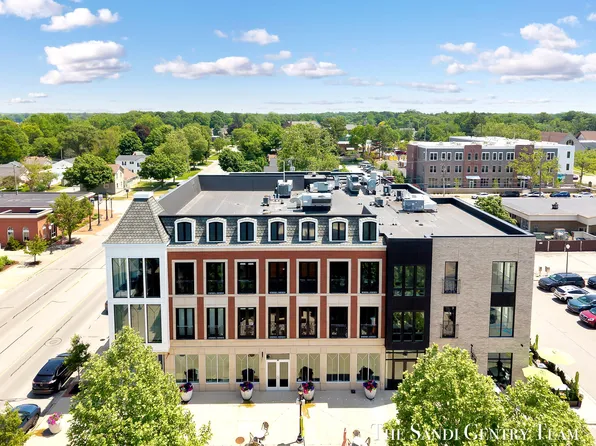 110 W Savidge St #302, Spring Lake, MI 49456