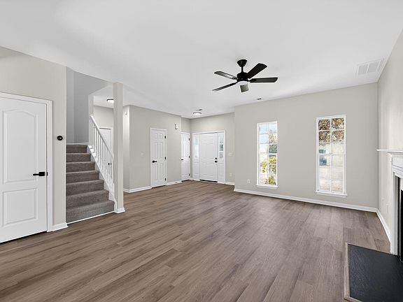 2nd image of 629 Hanska Way