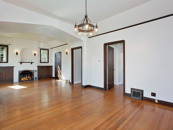 3rd image of 829 Lincoln Ave #829