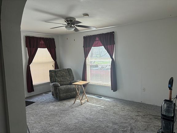 4th image of 425 Central Ave