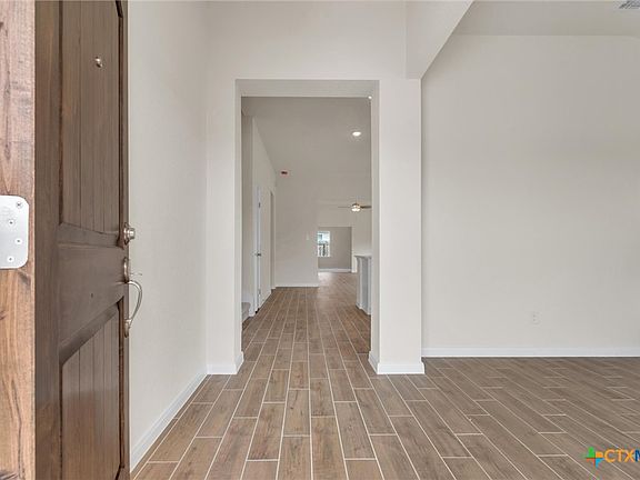 5th image of 814 Waylon Cir