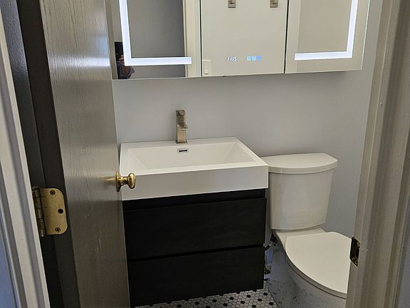 3rd image of 1142 W North Shore Ave APT 2S