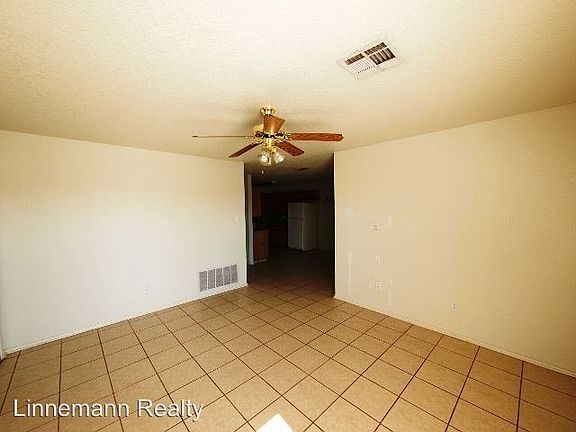 2nd image of 2807 Lucille Dr #A