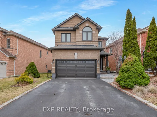 138 Princeton Gate, Vaughan, ON L6A 2S7