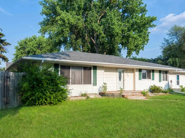 420.5 Columbia Rd N, Grand Forks, ND 58203