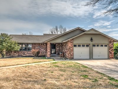 216 SE Trail Ridge Ct, Bartlesville, OK, 74006