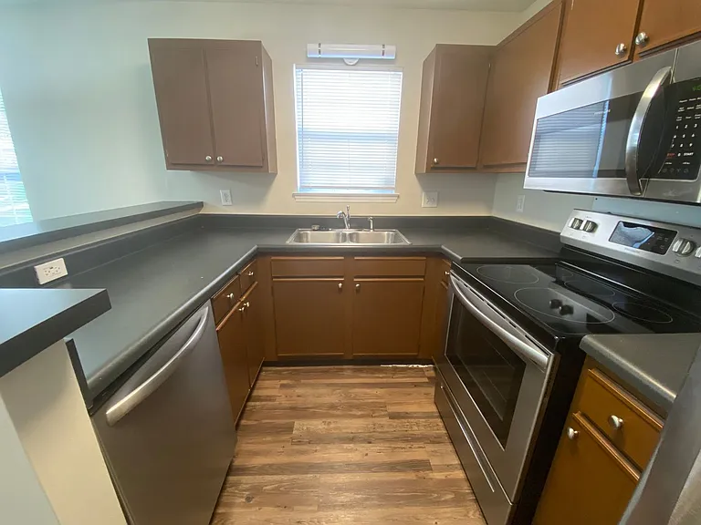 Meridian Park Apartments — Photo 158