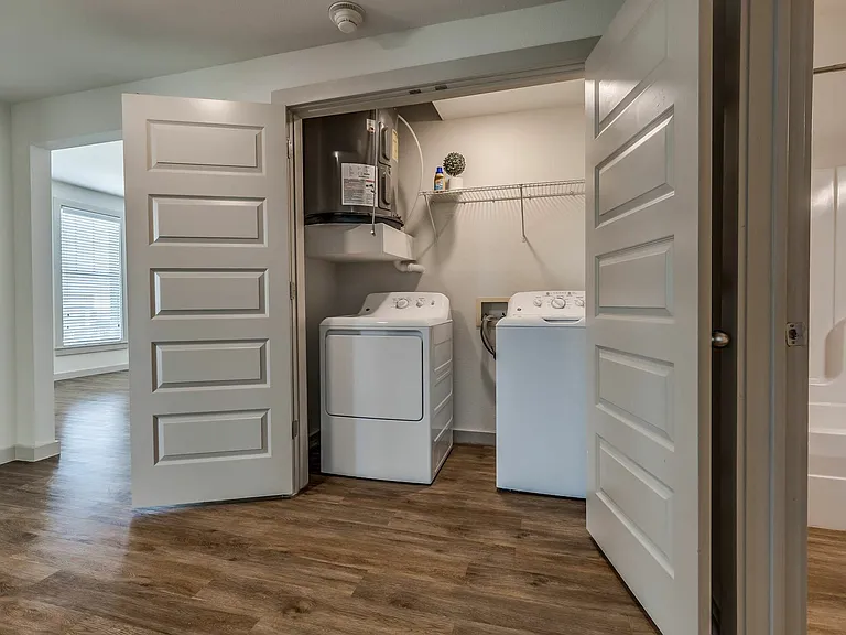 THRIVE Jenks - In-Unit Laundry