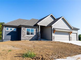 10437 N Highland Pl, Kansas City, MO 64155